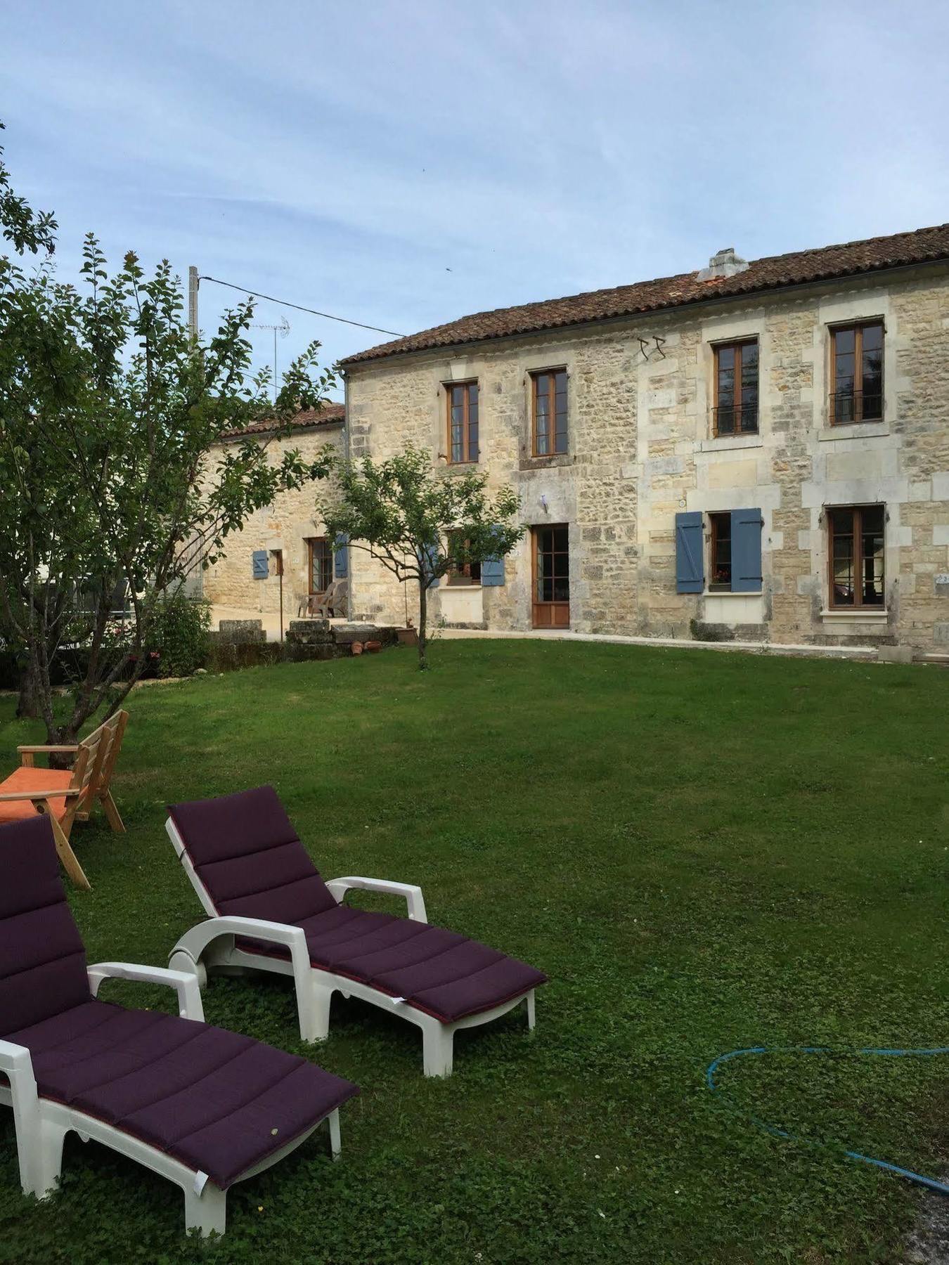 Petit Moulin De Veillard Villa Bourg-Charente Exterior photo